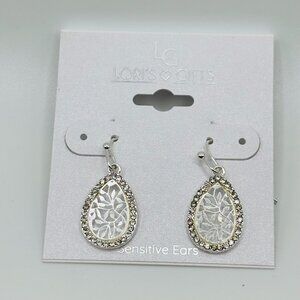 Lori’s Gifts Silver Teardrop Earrings Filigree Rhinestone Dangle NWT Sensitive